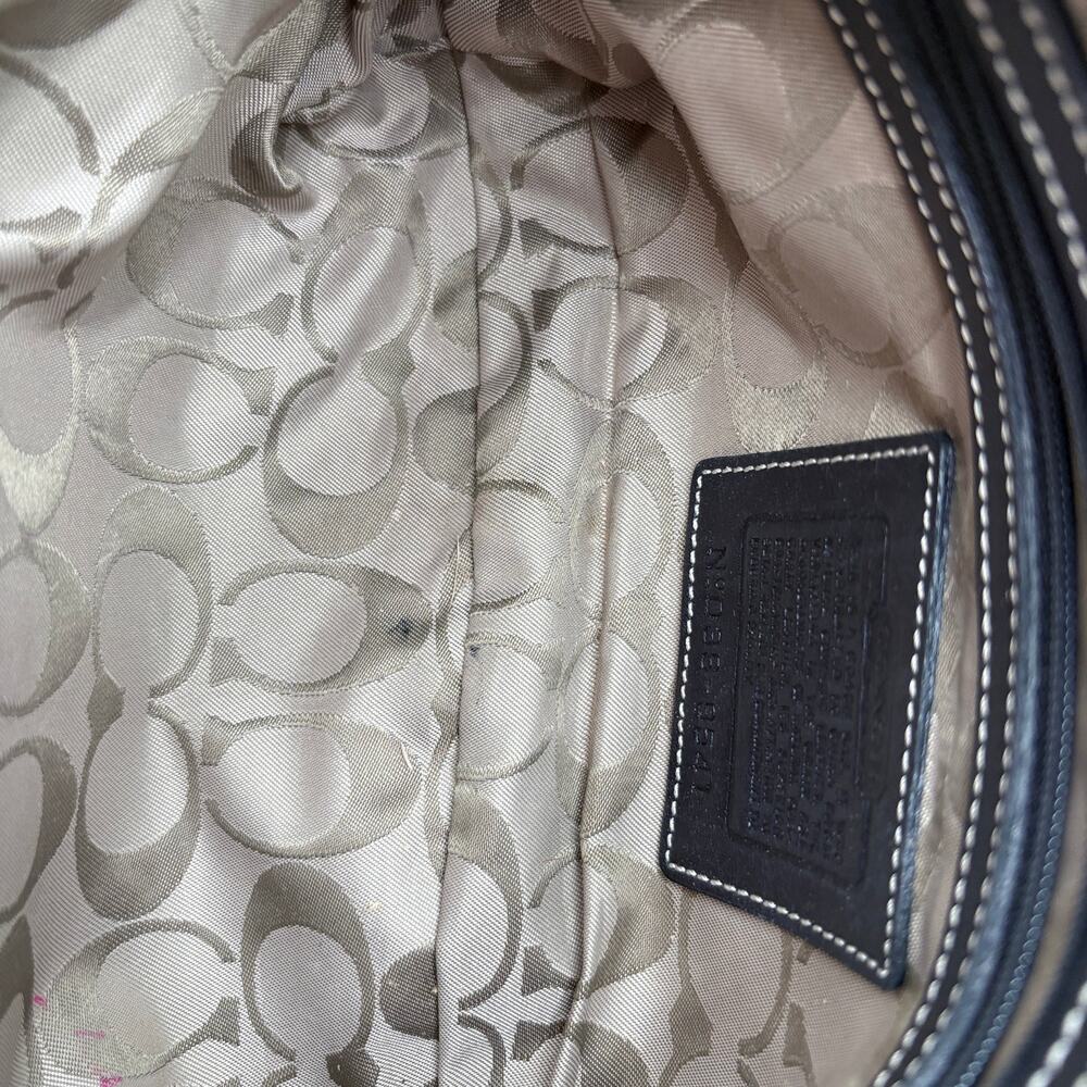 Authenticated Coach Leather Hobo Handbag – Classic Everyday Carry - Picture 8 of 9